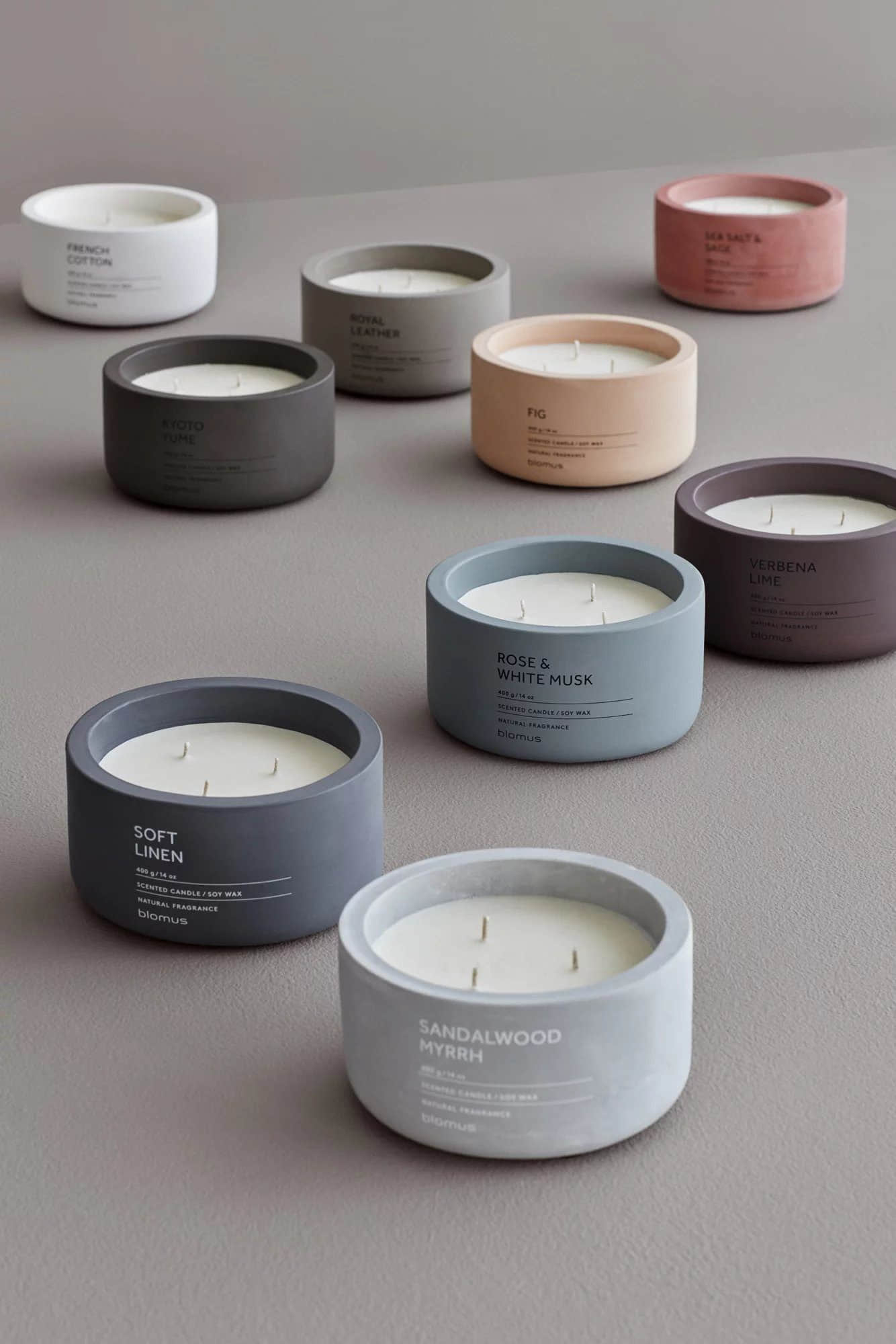 blomus Blomus FRAGA Concrete Scented Candle - Natural Soy Wax, 8cm/9cm/13cm - Long Burn Time, Phthalate-Free - Soft Linen/Sandalwood Myrrh Fragrance - Premium Home Fragrance Solution Satellite Dekoration