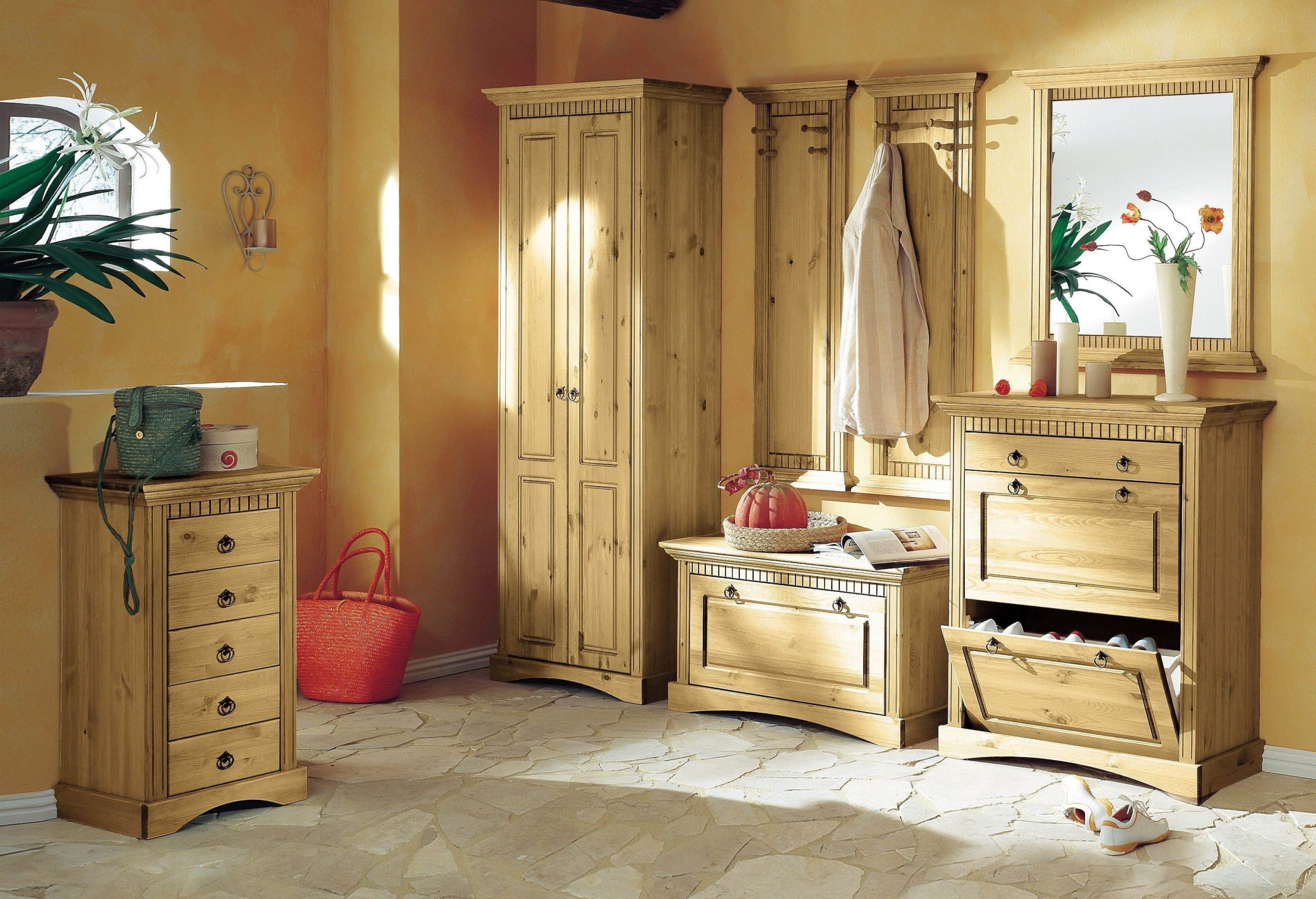 Schränke Home affaire Home affaire Schuhtruhe »Rustic« aus massiver Kiefer - 49 cm Sitzhöhe mit Kassetenoptik & FSC®-Zertifizierung | Landhaus Schuhbank mit Stauraum natur