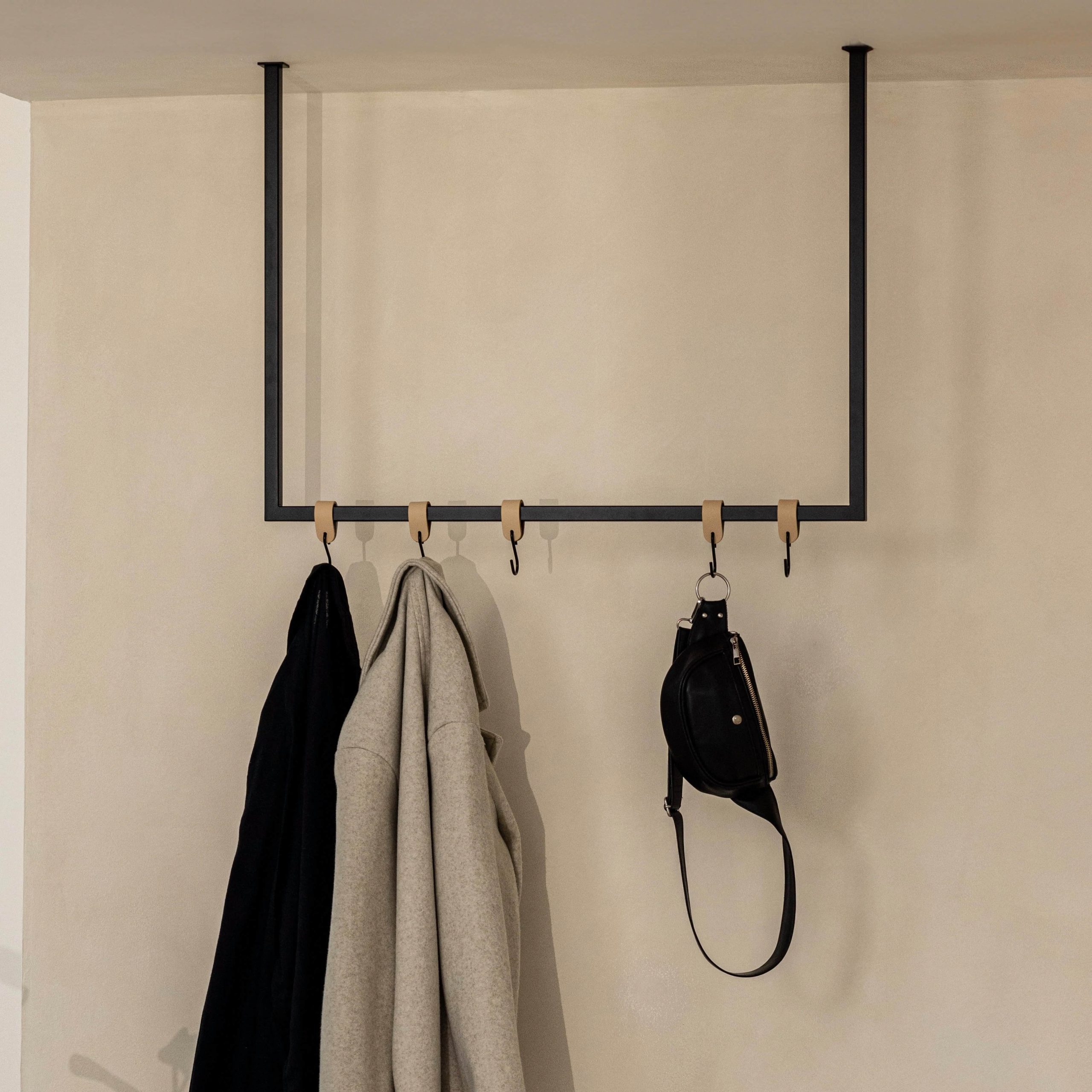 Metallbude RUBI Kleiderstange | Stabile Garderobenstange aus Metall (120cm, Schwarz) für Jacken & Kleidung | Minimalistisches Design Schwarz Garderobe & Flur Metallbude