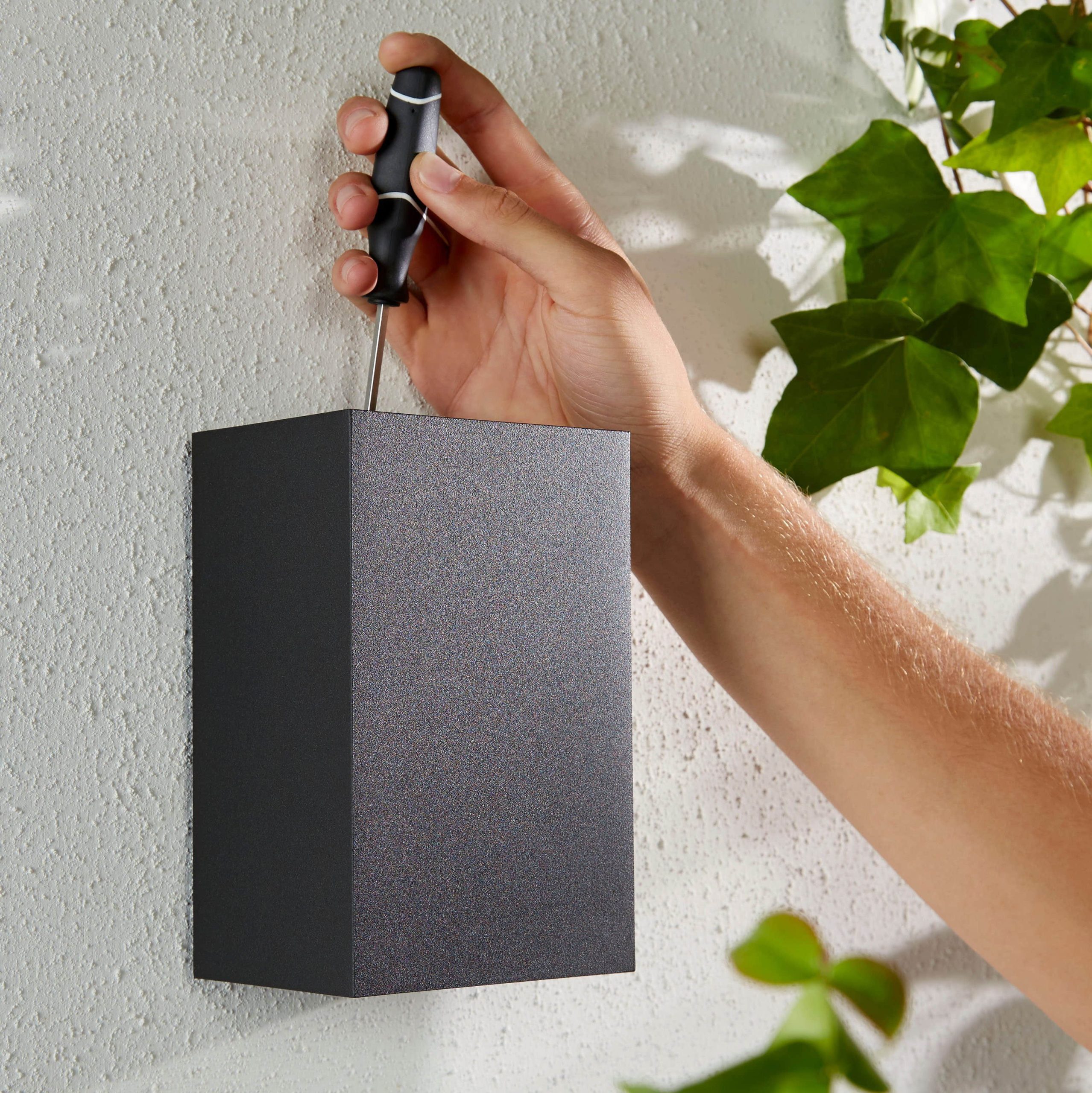 Philips Hue Lampen Philips Hue Resonate Smart Outdoor Wall Light – 16M Colors, Weatherproof IP44, Works with Alexa/Google Home – Requires Hue Bridge aluminiumf