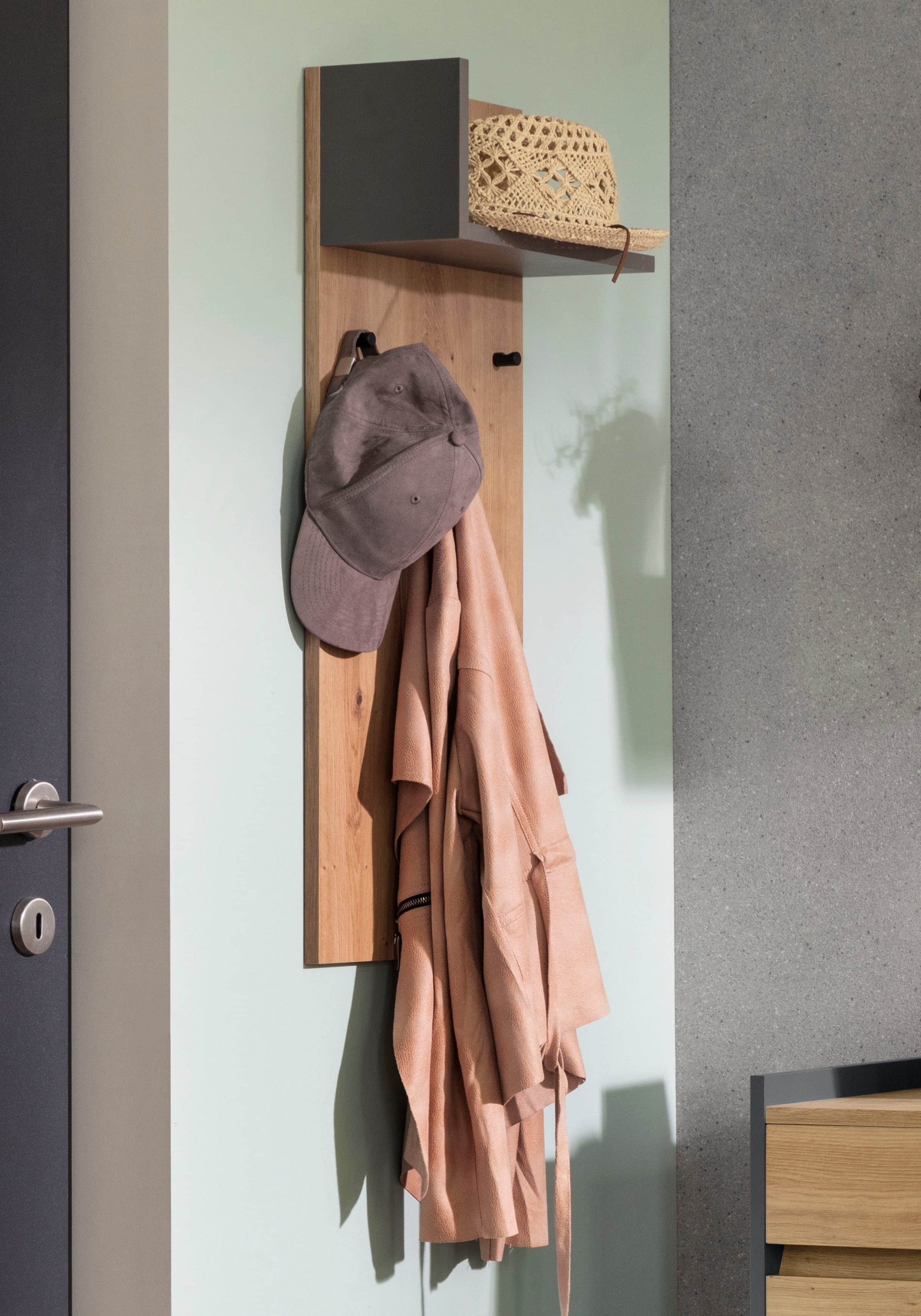 Garderoben INOSIGN INOSIGN Garderobenpaneel »Kosmo« mit Hutablage | 35 cm Breite | Robustes Design | Moderner Holzwerkstoff eiche/anth