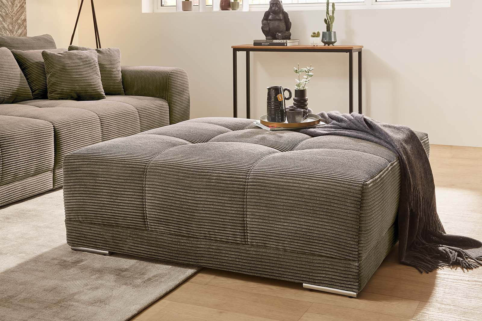 Jockenhu00F6fer Gruppe Hocker Jockenhöfer Gruppe Hocker 'Moldau' XXL (120x120cm) mit Steppungen - Hochwertiger Polsterhocker für Wohnzimmer & Flur taupe