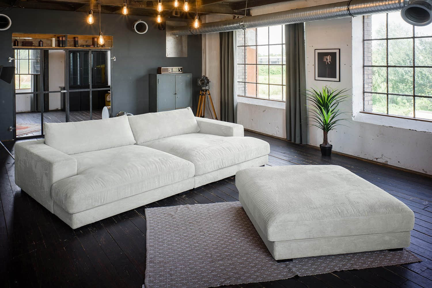KAWOLA Sofas KAWOLA Big Sofa MADELINE Set mit Hocker & 4 Zierkissen | Cord-Bezug in verschiedenen Farben | 290x170 cm | Hochwertige Polsterung für maximalen Komfort hellgrau