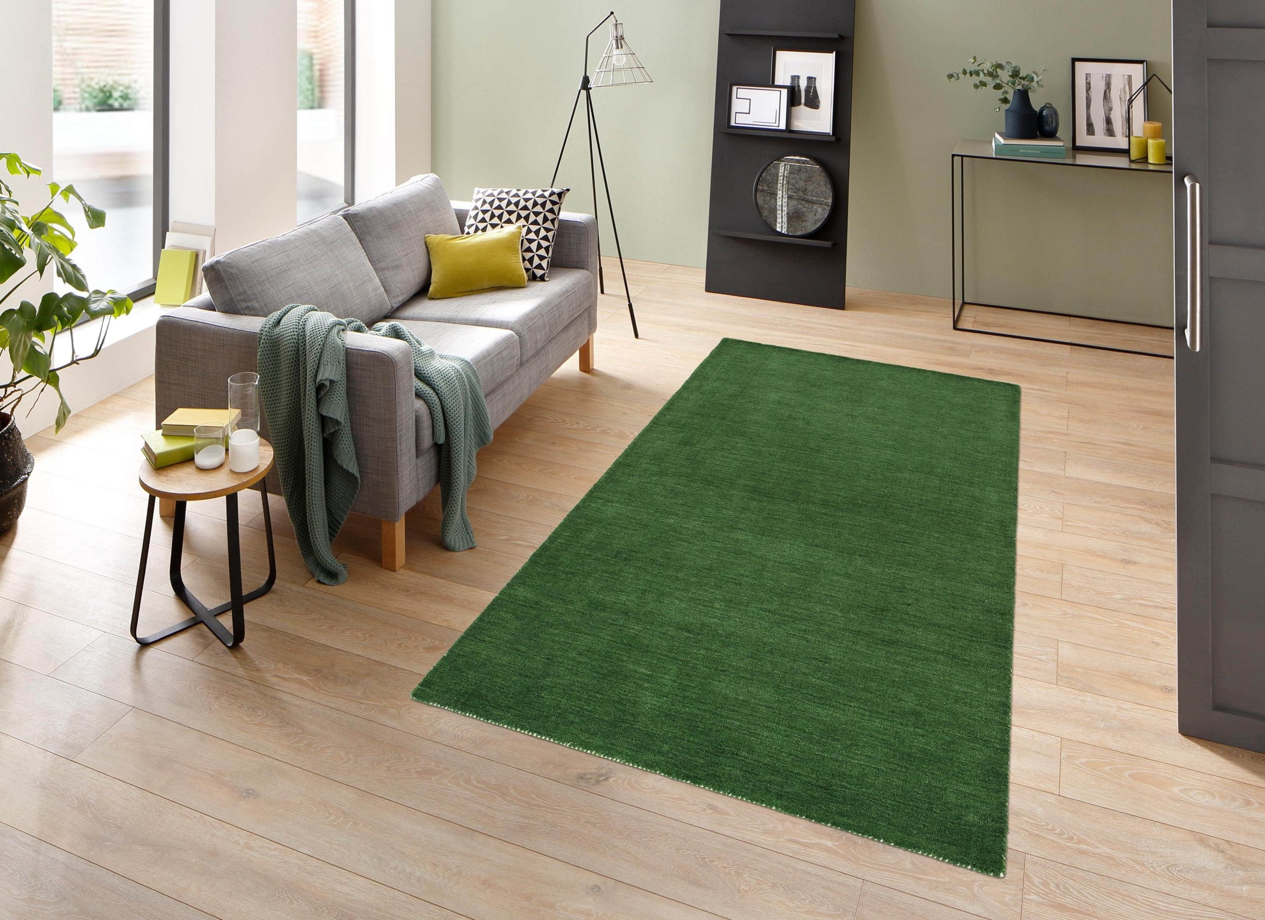 THEKO THEKO Gabbeh Uni Wollteppich | Handgewebt aus reiner Schurwolle | 14 mm Florhöhe | Rechteckig/Rund | Wohnzimmerteppich, Läufer | Nomaden-Design mit lebendiger Farbmelierung dunkelgrün Teppiche